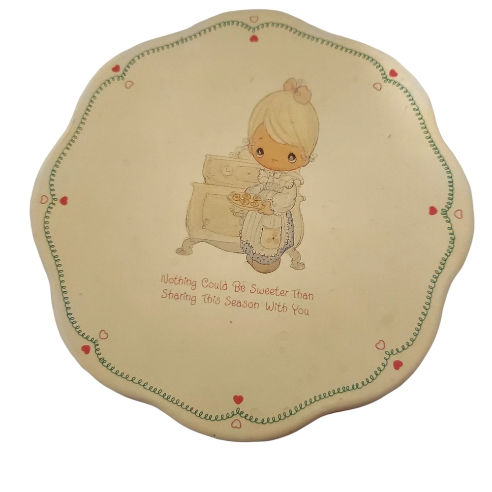 Precious Moments vintage baking Christmas scalloped metal cookie tin